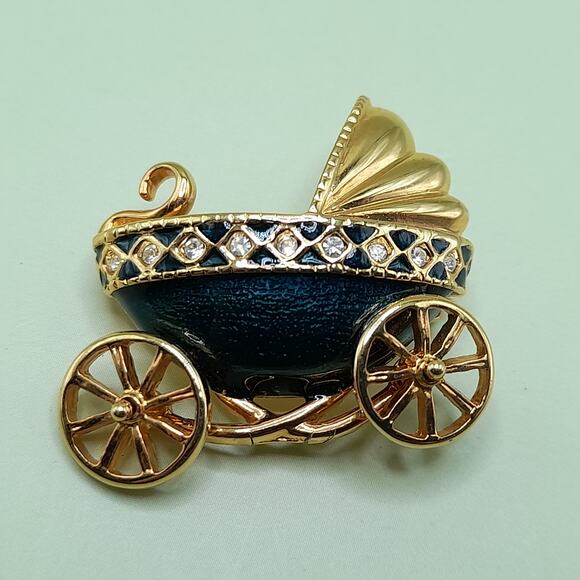 Vintage Baby Buggy Stroller Brooch, Expecting Parents Gift, Moving Wheel, 1 1/4" - Picture 9 of 9